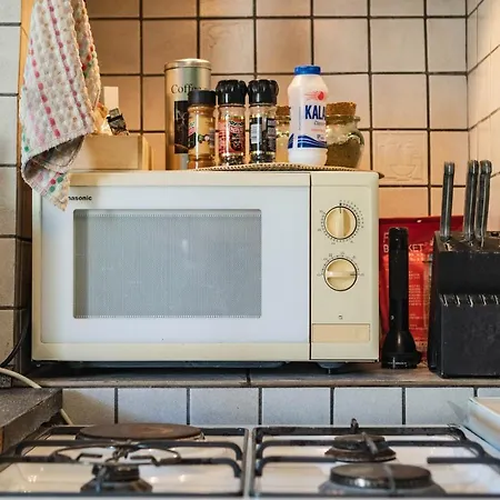 Nerida's-traditional 3 Bedroom Townhouse-bbq-view
