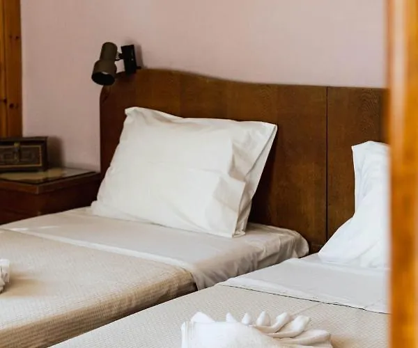 Nerida's-traditional 3 Bedroom Townhouse-bbq-view