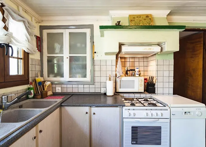 Nerida's-traditional 3 Bedroom Townhouse-bbq-view * Theologos (Thasos)