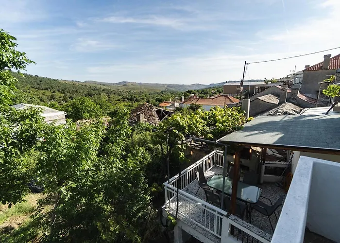 Сasa de vacaciones Nerida's-traditional 3 Bedroom Townhouse-bbq-view *